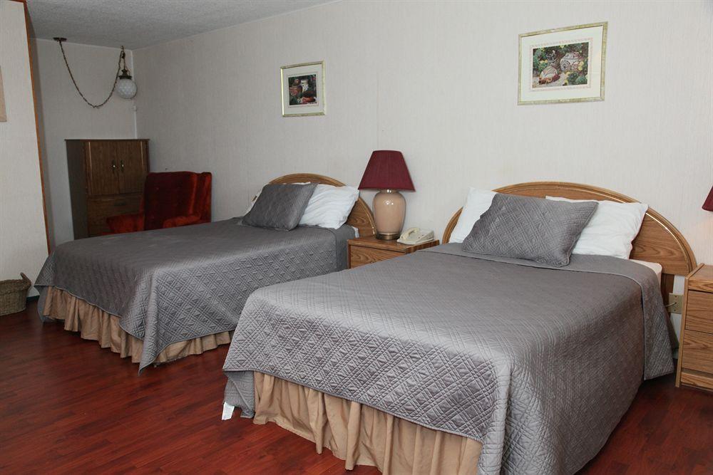 Cozy Court Motel Sechelt Esterno foto