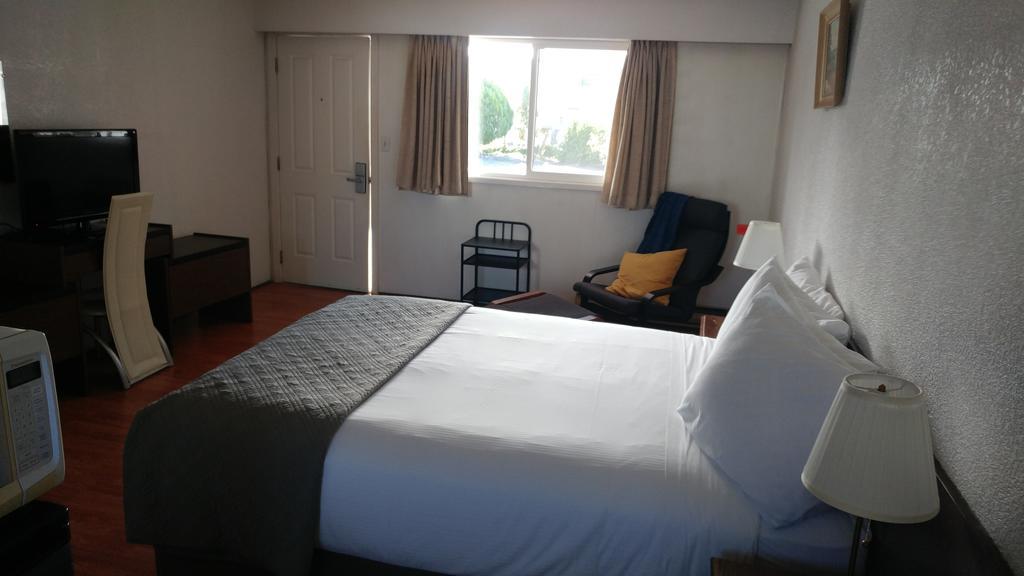 Cozy Court Motel Sechelt Esterno foto