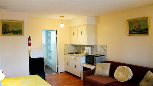 Cozy Court Motel Sechelt Esterno foto