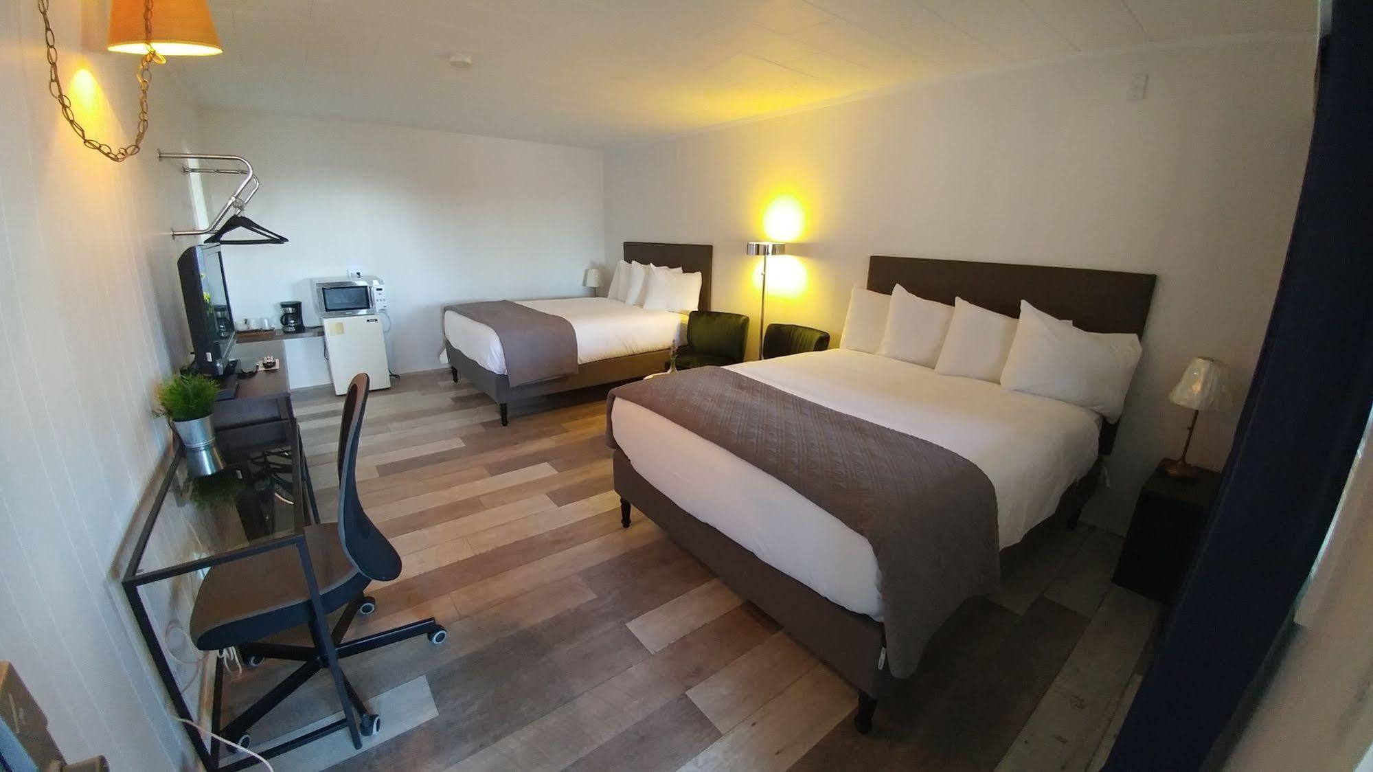 Cozy Court Motel Sechelt Esterno foto