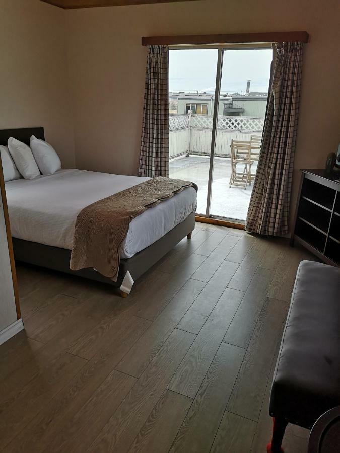 Cozy Court Motel Sechelt Esterno foto
