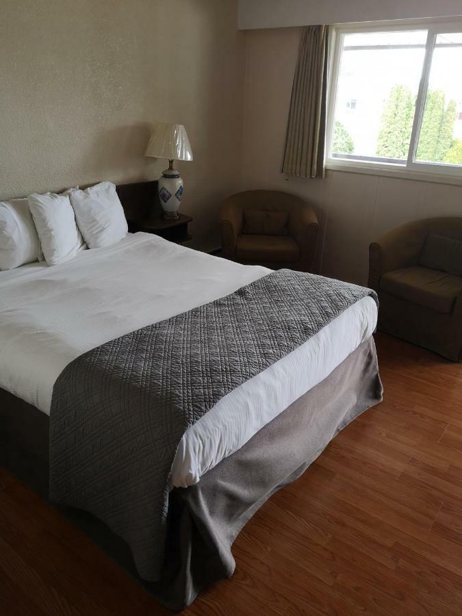 Cozy Court Motel Sechelt Esterno foto